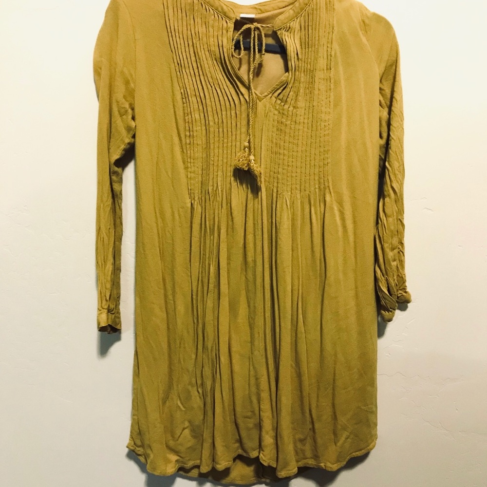 OLD NAVY. size xs. Mustard yellow dress.